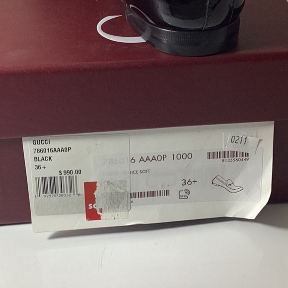 GUCCI
'JORDAN' BLACK LOAFERS WITH HORSEBIT DETAIL IN PATENT LEATHER WOMAN - Picture 12 of 12